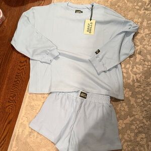 NWT Daily Drills thermal set in powder-XS/S